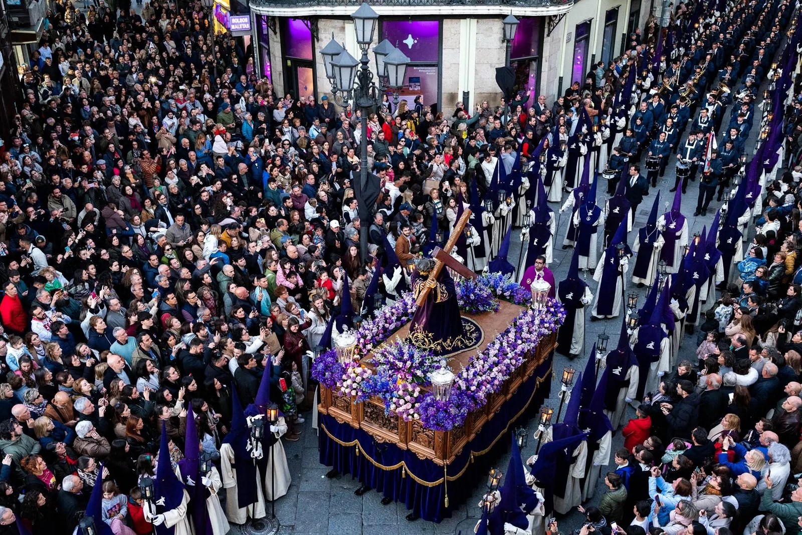 Procesión del Vía Crucis el Martes Santo por las calles de Zamora